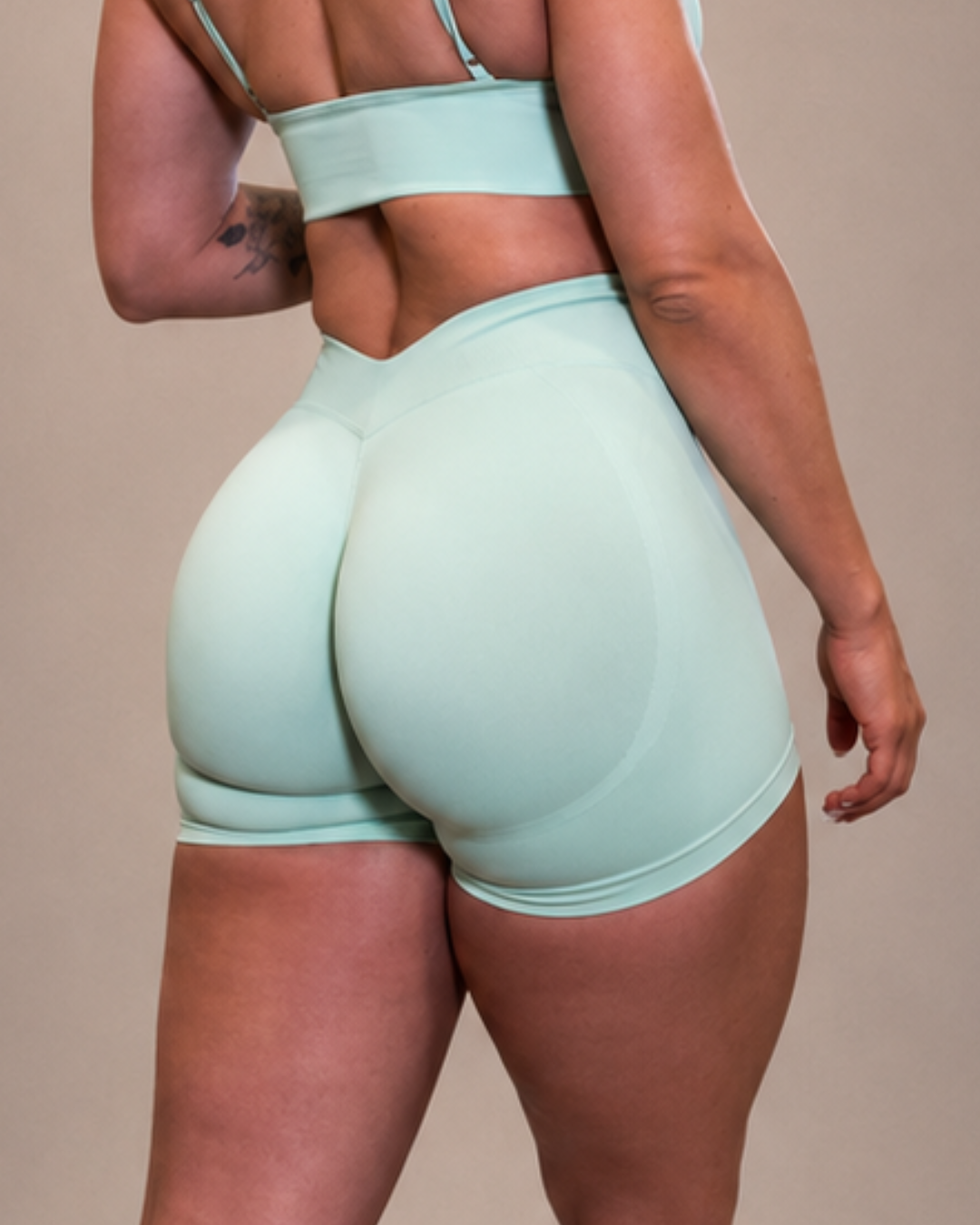 V-Sculpt Shorts
